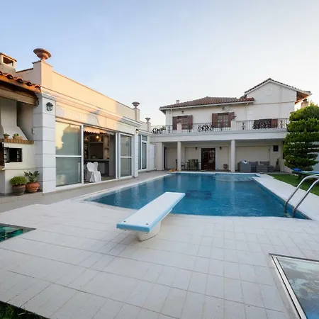 Nikol's Elegant Mansion With Pool! Villa *