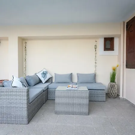 Nikol's Elegant Mansion With Pool! Metochion