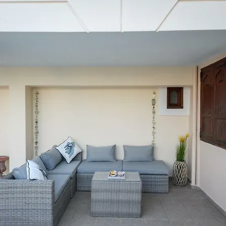 Nikol's Elegant Mansion With Pool! *
