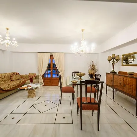 Villa Nikol's Elegant Mansion With Pool!