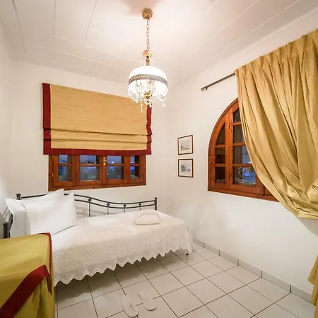 Nikol's Elegant Mansion With Pool! 别墅 Metochion