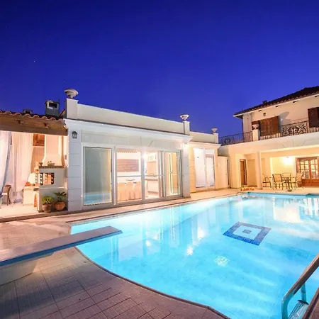 别墅 Nikol's Elegant Mansion With Pool! Metochion