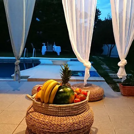 别墅 Nikol's Elegant Mansion With Pool!
