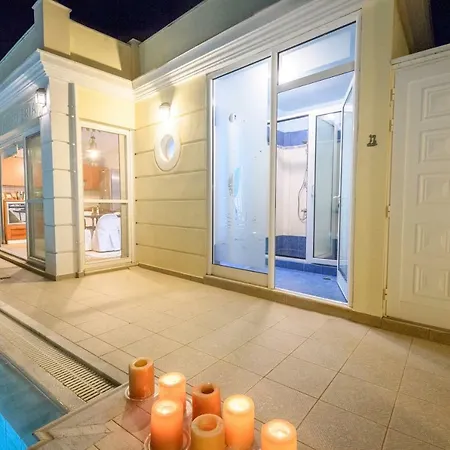 Nikol's Elegant Mansion With Pool! 别墅 Metochion