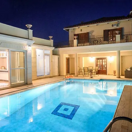 Villa Nikol's Elegant Mansion With Pool! Metochion
